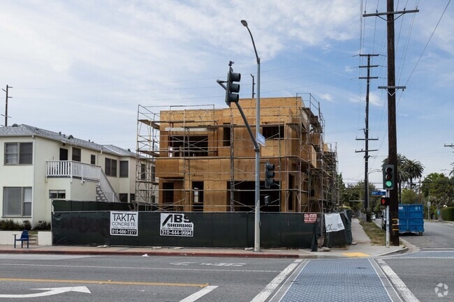 Building Photo - 1900 20th St Rental