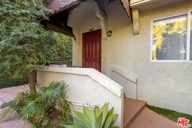 Photo - 843 N Ogden Dr