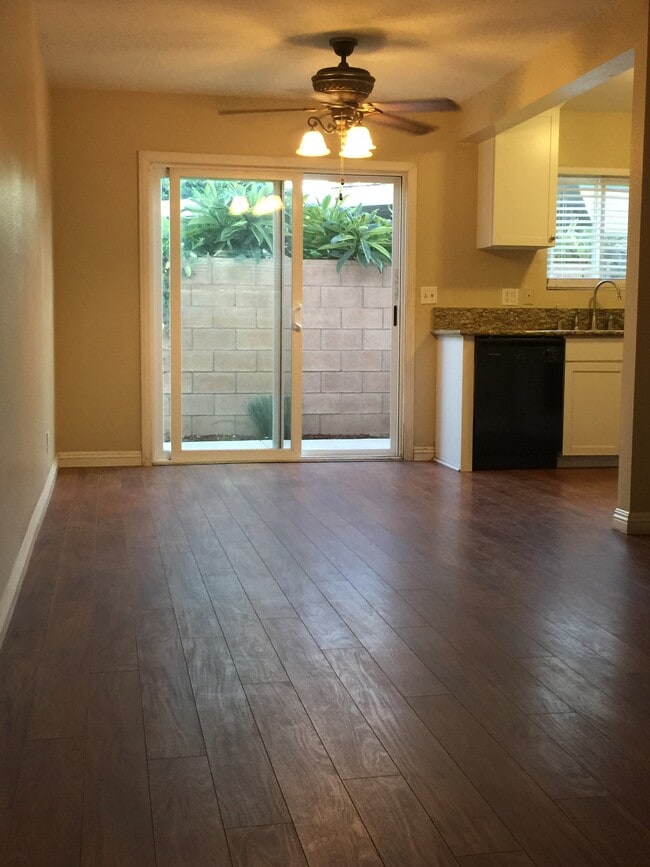 Dining - 10676 Walnut St Unit 10676