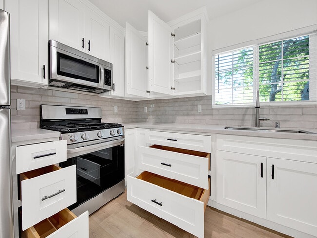 Photo - 16830 Killion St