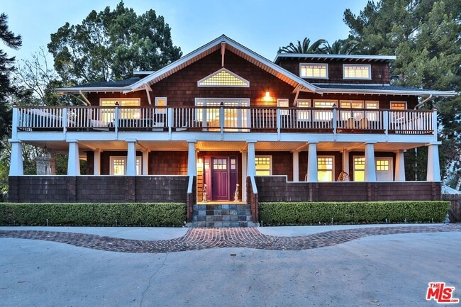 Building Photo - 2172 Argyle Ave