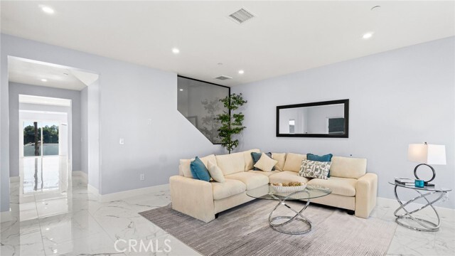 Photo - 420 S Hill St