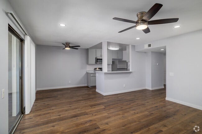 2BR, 2BA - 1,050SF - Dining Room - San Jacinto Village Apartments
