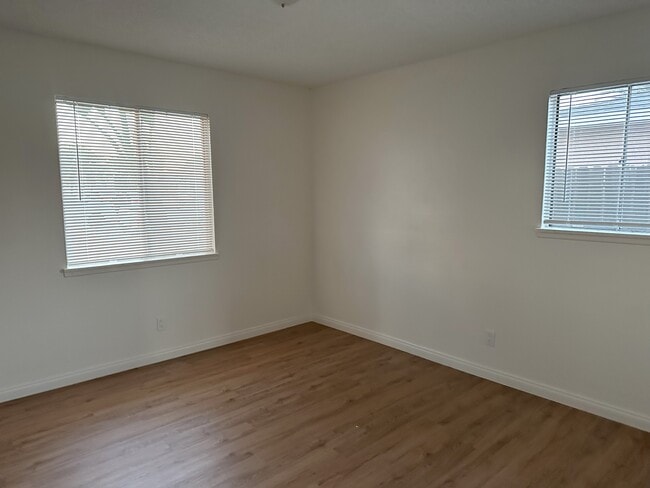 Bedroom 1 - 13092 La Pata St