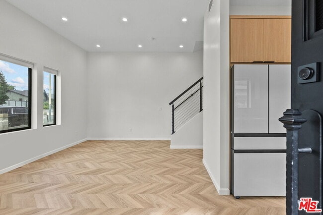 Photo - 10006 Odessa Ave