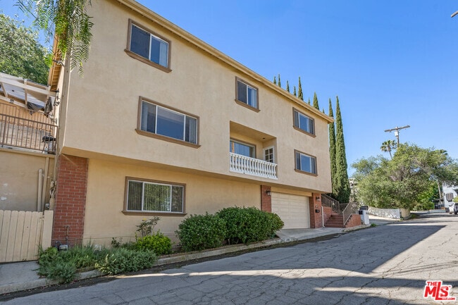 Building Photo - 3962 Oakfield Dr Rental