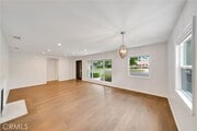 Photo - 4833 Longridge Ave
