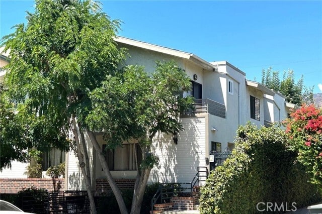 Photo - 327 W Stocker St Townhome