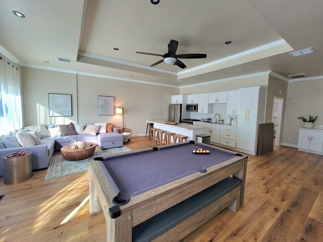 Photo - 3845 Richmond St