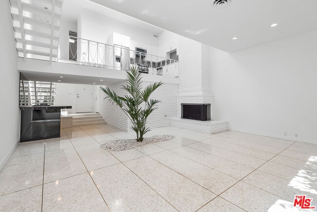 Photo - 764 N Doheny Dr Condo Unit 2