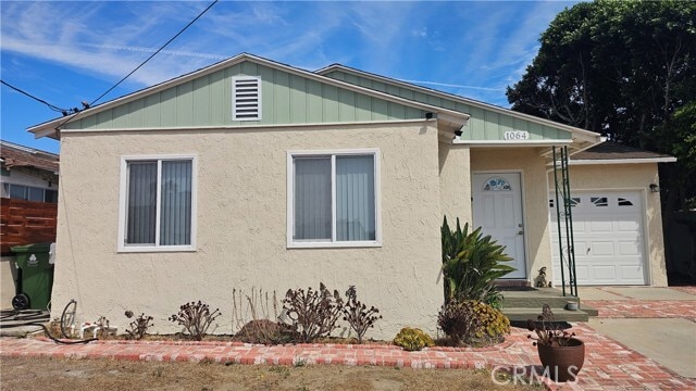 Photo - 1064 W 31st St