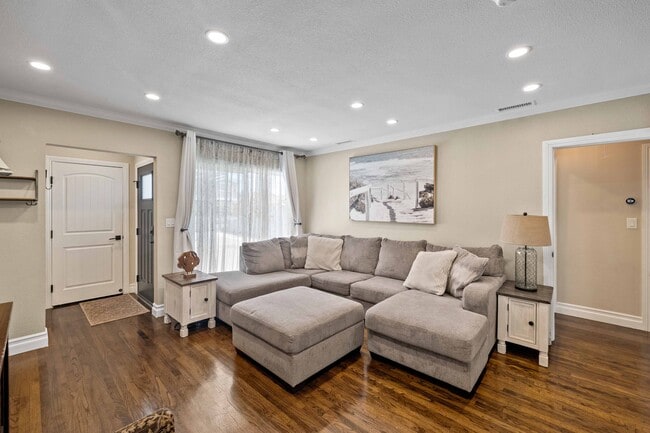 Photo - 1802 Belmont Ln