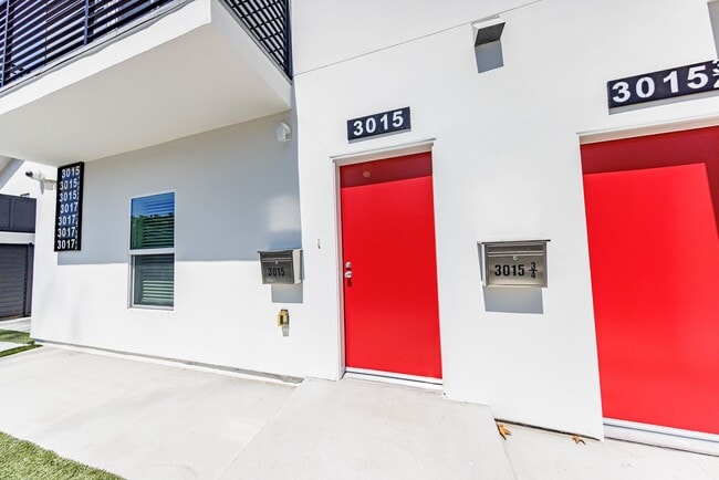 Building Photo - 3015 Alsace Ave Unit #5