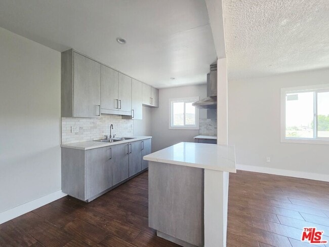 Photo - 9949 Pinewood Ave Unit 1