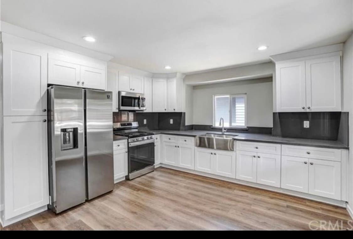 Photo - 625 W Olive St