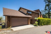 Photo - 1260 Linda Flora Dr House