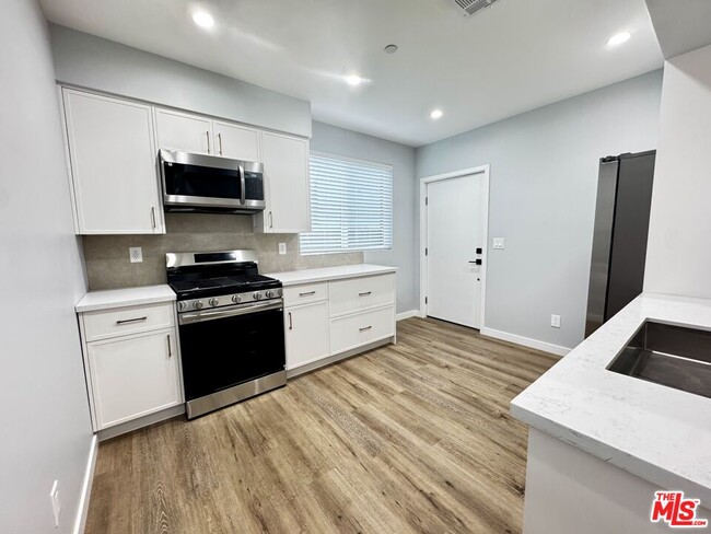 Photo - 5637-5634 Homeside Ave