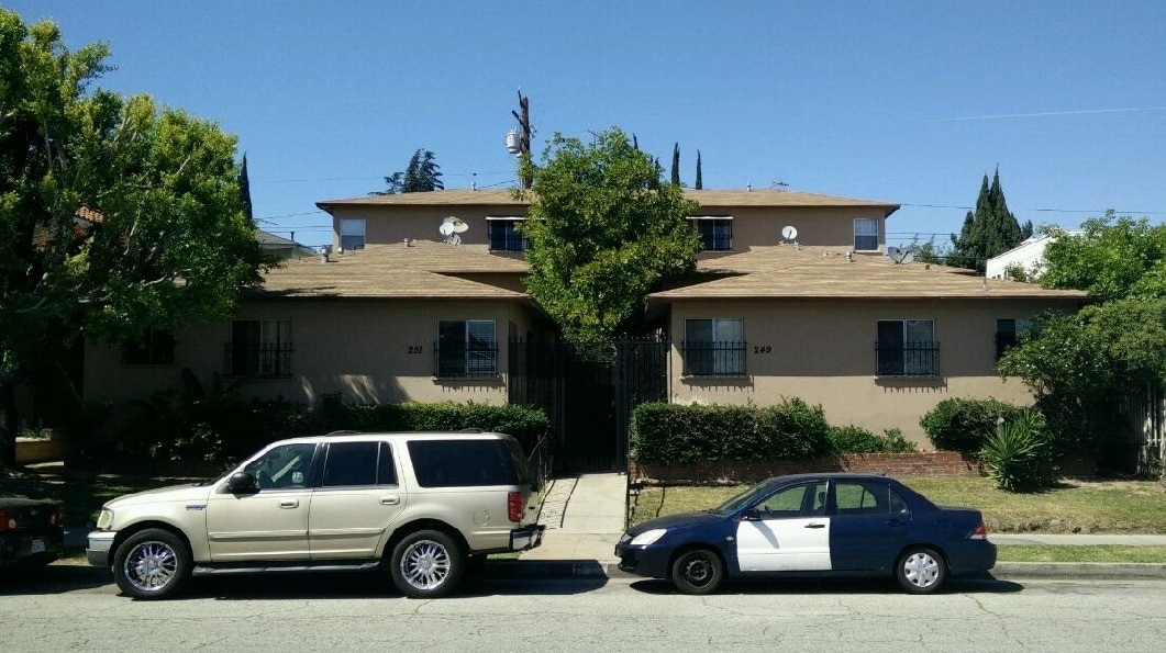 Photo - 249 W Pomona Blvd Apartments