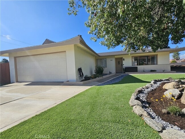 Photo - 11981 Franklin St