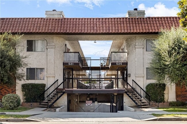 Building Photo - 525 Concord St Unit 106