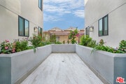 Photo - 1832 S Barrington Ave Apartment Unit 304