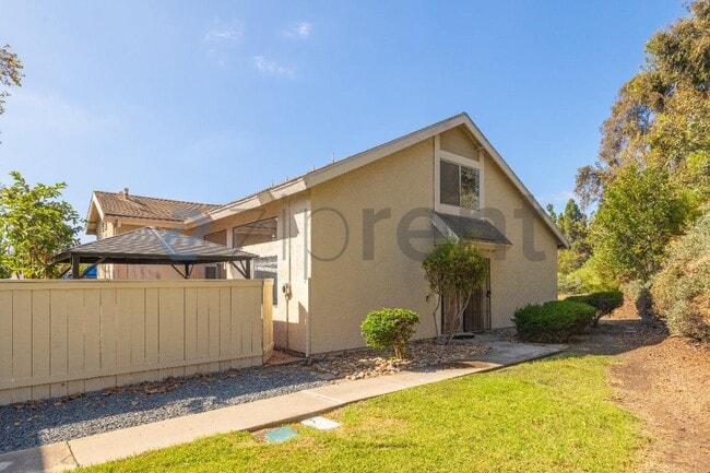 Building Photo - Unit A