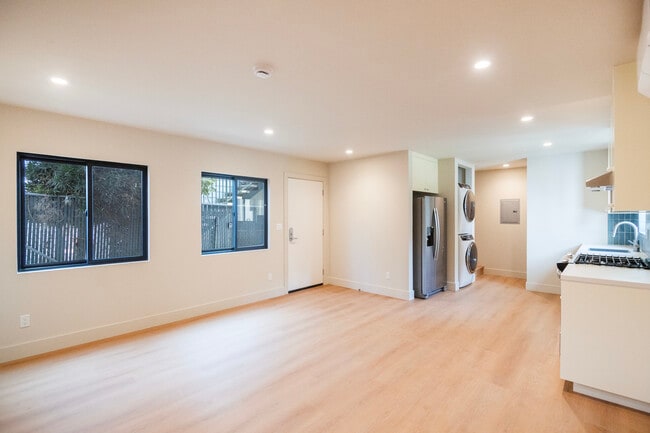 Photo - 4541 1/2 Melbourne Ave