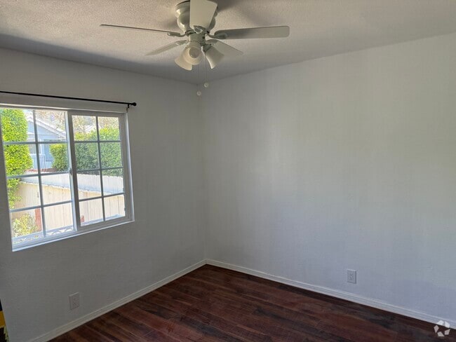 Building Photo - 526 Brooks Ave Unit Front Rental