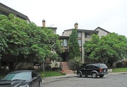 Photo - 3327 Livonia Ave Apartments