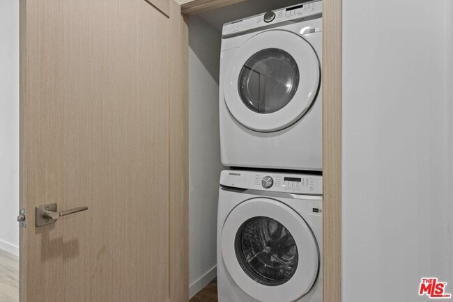 Photo - 2449 Beachwood Dr Unit 9