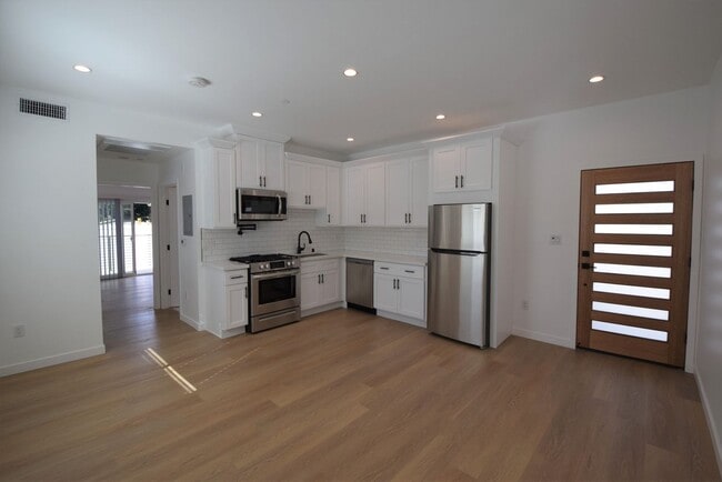 Photo - 5915 Fair Ave Unit 5909