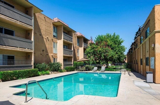 Photo - Spacious 2 BD/2BA, condo available for ren... Unit 27