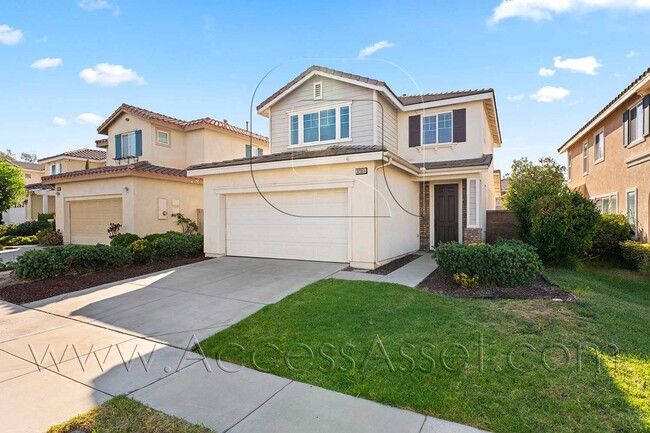 Building Photo - Functional 4 Bedroom Floor Plan with Indoor Laundry Hookups