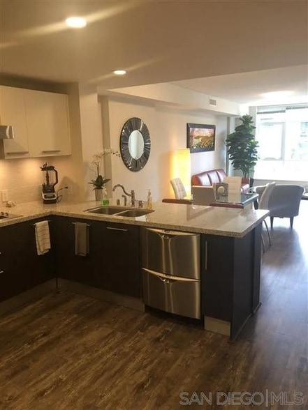 Photo - 1431 Pacific Hwy Unit 308