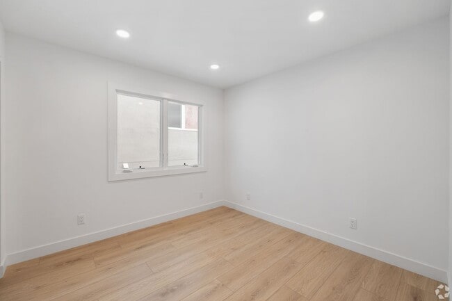 Photo - The Gardens on Bancroft