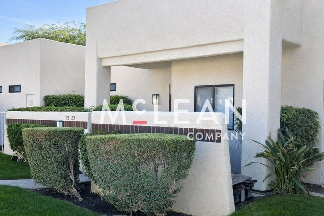 Building Photo - Beautiful Dual Primary Suite 2-Bedroom Condo in the Desert Princess Community