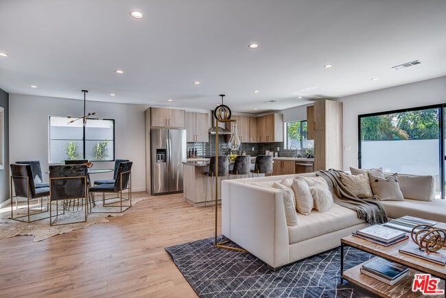 Photo - 13026 Calvert St