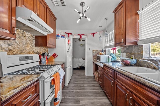 Photo - 5168 Tipton St
