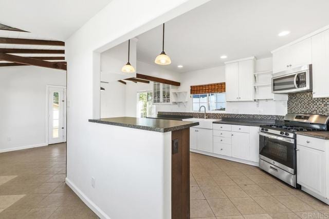 Photo - 835 Barsby St