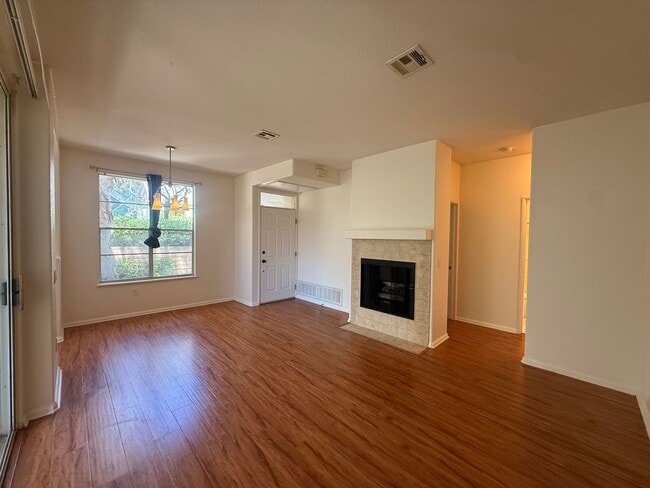 Photo - Upgraded 2B/2BA With AC, Washer/Dryer, & Private Patio! Unit 103