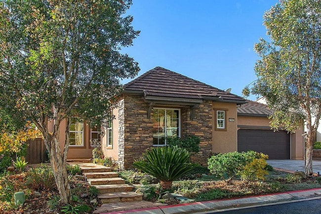 Photo - 27067 Sunningdale Way House