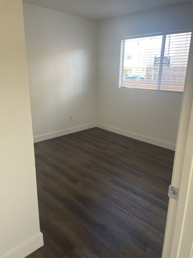 Photo - 4747 Utah St