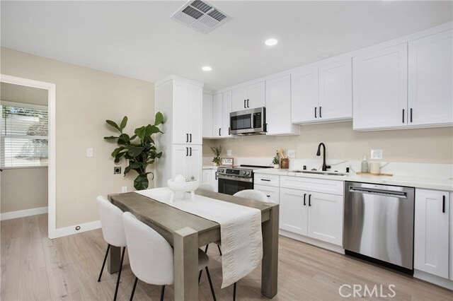 Photo - 708 E Elm St