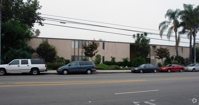 Photo - LOVELY 1BED Near Valley College! -- GREAT ...