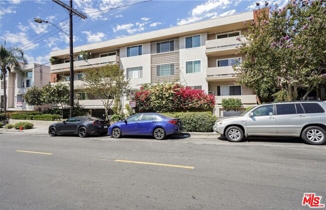 Photo - 1955 Tamarind Ave Condo Unit 24