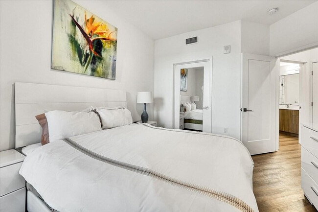 Photo - 593 Camino De La Reina Unit ID1343835P