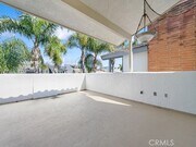 Photo - 907 E Balboa Blvd Townhome
