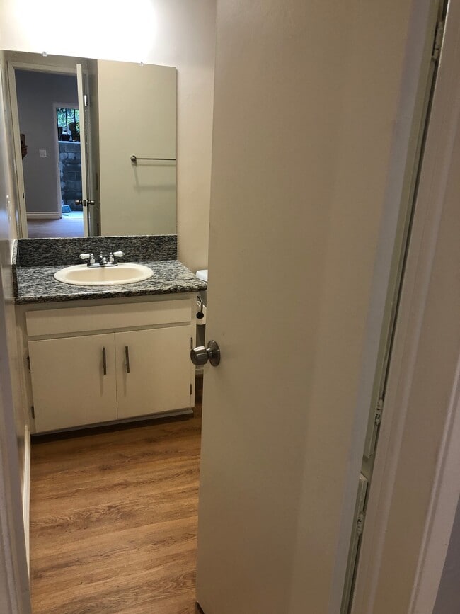 Photo - 1040 N Laurel Ave Unit 9