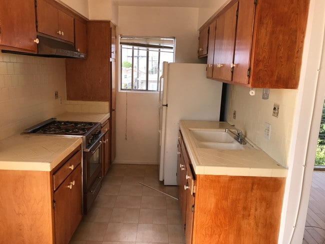 Photo - 2122 Ocean Park Blvd