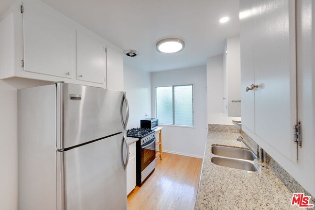 Photo - 827 Lincoln Blvd Unit H